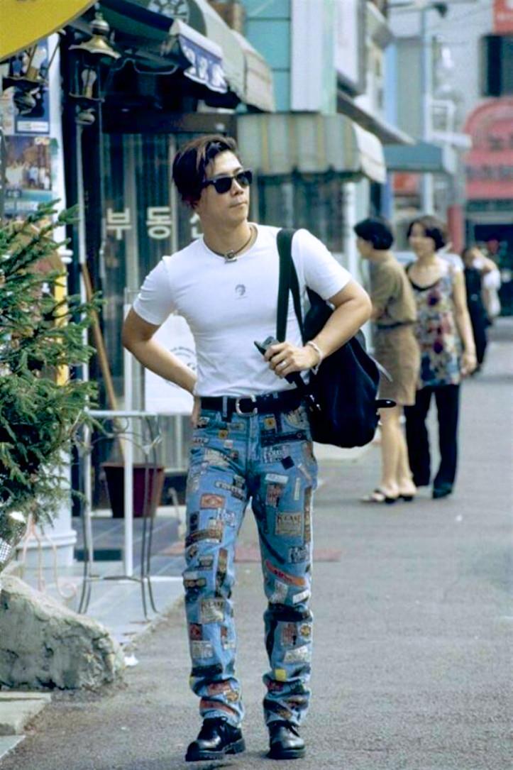 直击90年代的韩国街头，男人和女人都是最时尚的，甩中国几条街