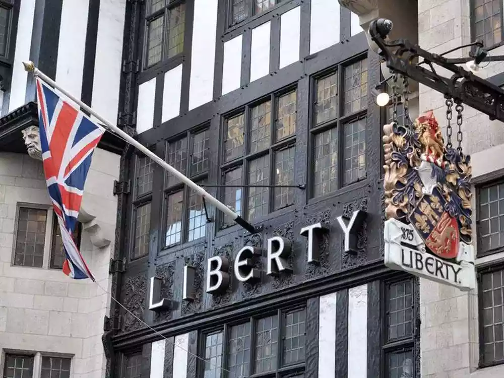 Liberty 百货公司位于英国伦敦市中心西区，是一家由 Arthur Lasenby Liberty 于 1875 年创立的百货公司，距今已有 146 年的历史